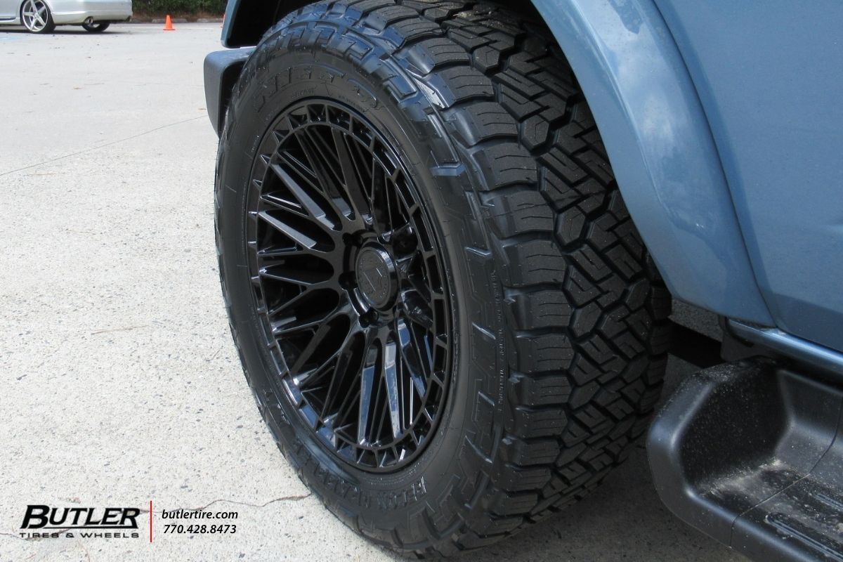 Ford Bronco with 20in Arena Karma Wheels