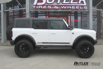 Ford Bronco with 22in TIS 547B Wheels
