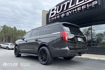 Ford Expedition with 22in 22in Fuel Mutiny Wheels
