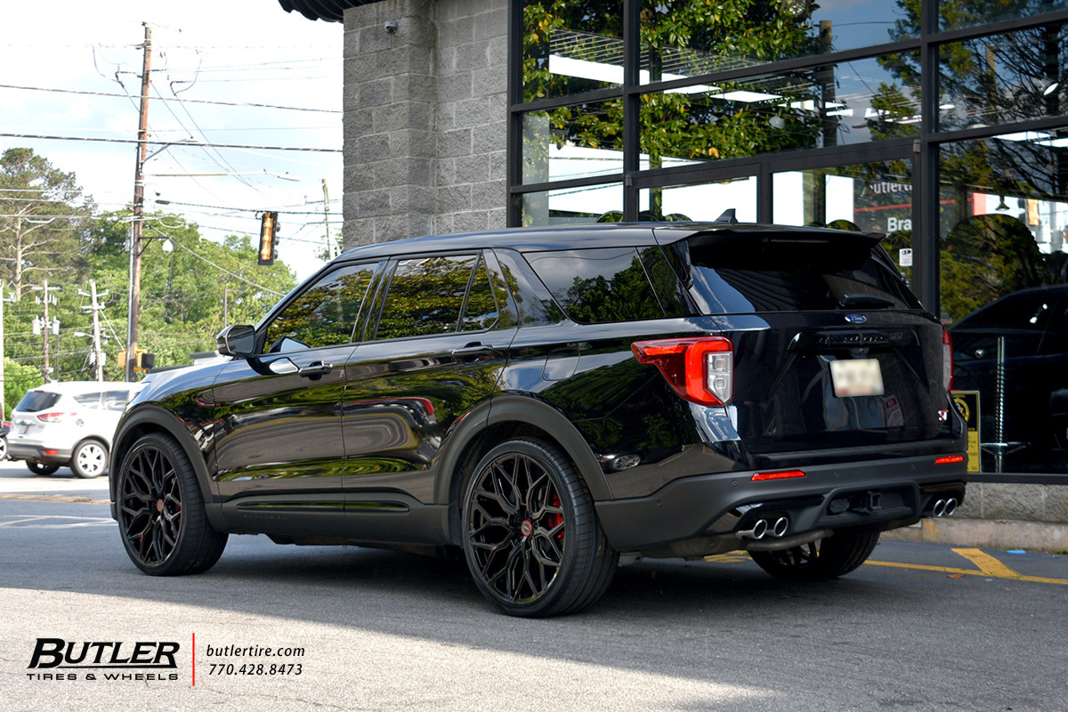 Ford Explorer with 22in Vossen HF-2 Wheels