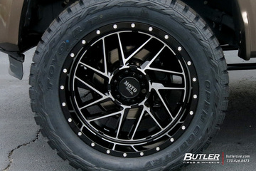 Ford F150 with 22in Moto Metal MO985 Wheels