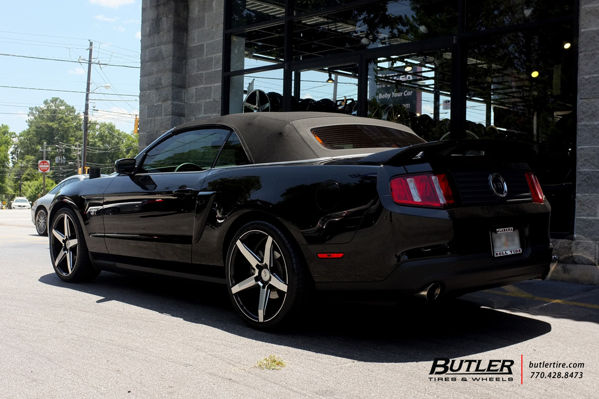 Ford Mustang with 20in Savini BM11 Wheels