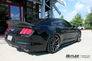 Ford Mustang with 20in Vossen CVT Wheels