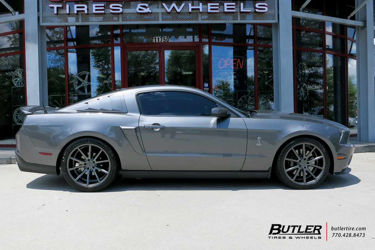 Ford Mustang with 20in Vossen VFS1 Wheels