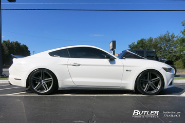 Ford Mustang with 20in Vossen VFS2 Wheels