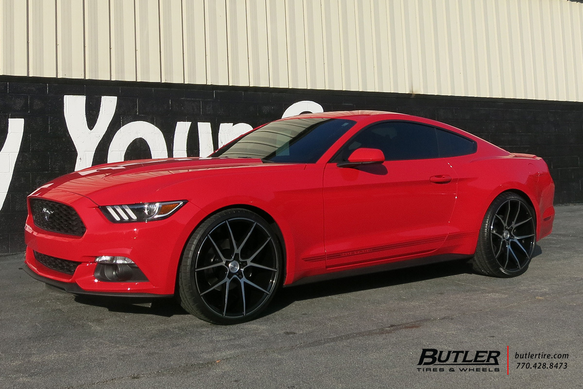 Ford Mustang with 22in Savini BM14 Wheels