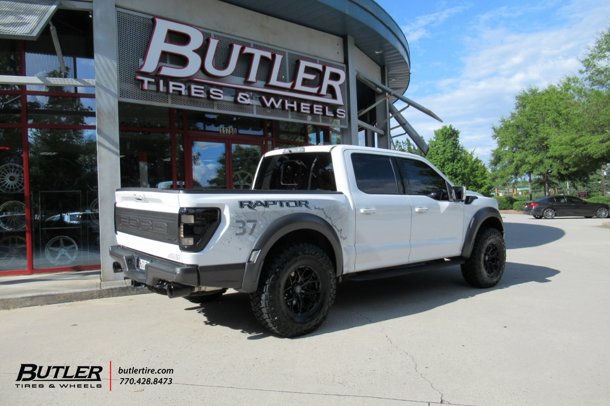Ford Raptor with 18in Vossen HF64 Wheels