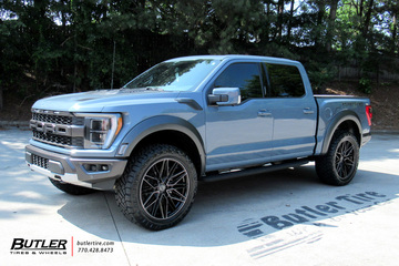 Ford Raptor with 24in Vossen HF6-5 Wheels