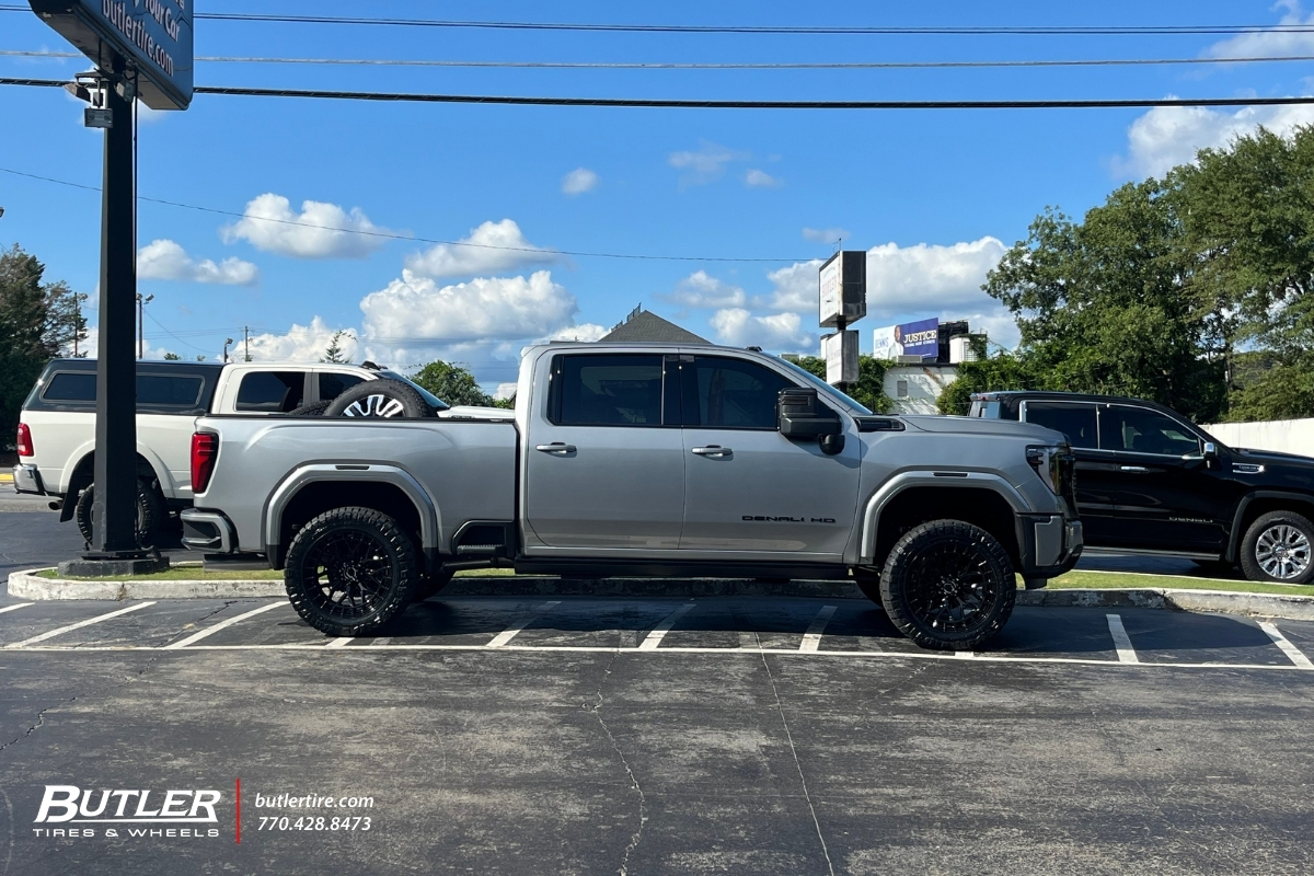 GMC Denali 2500HD with 22in Vossen HFX-1 Wheels