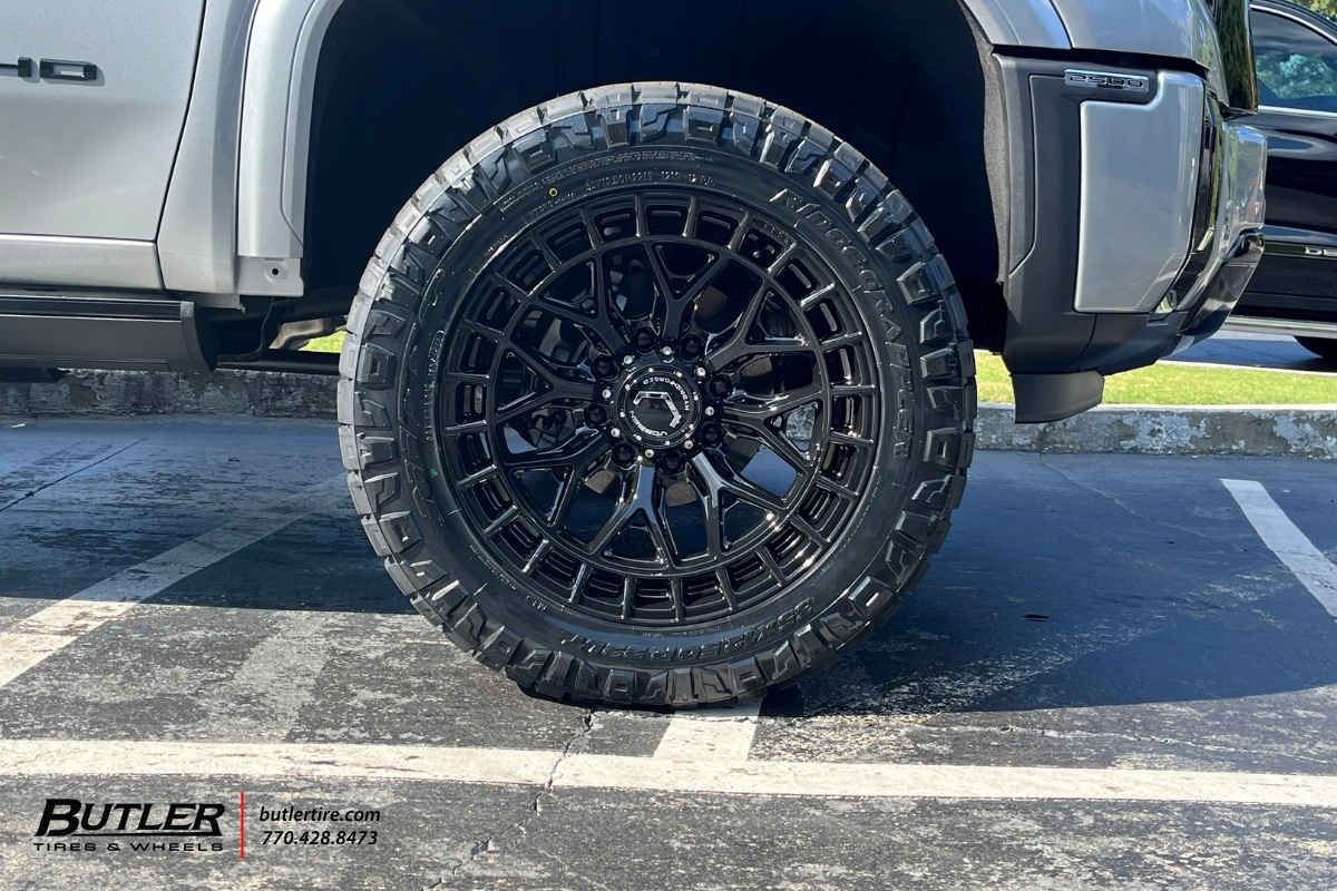 GMC Denali 2500HD with 22in Vossen HFX-1 Wheels