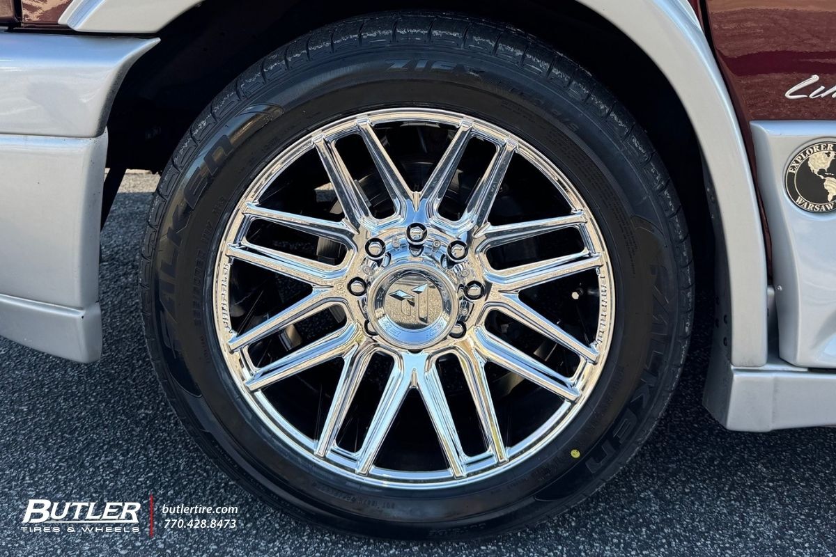 GMC Savanna with 20in Fittipaldi Wheels