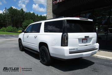 GMC Yukon with 22in Vossen HF6-5 Wheels