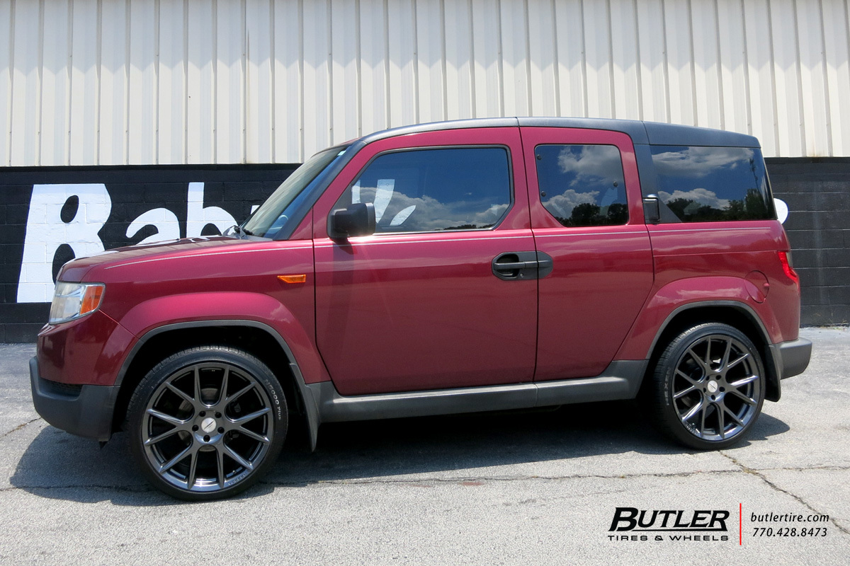 Honda Element with 20in Vossen VFS6 Wheels