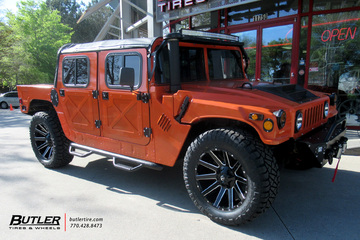 Hummer H1 with 22in Fuel Contra Wheels