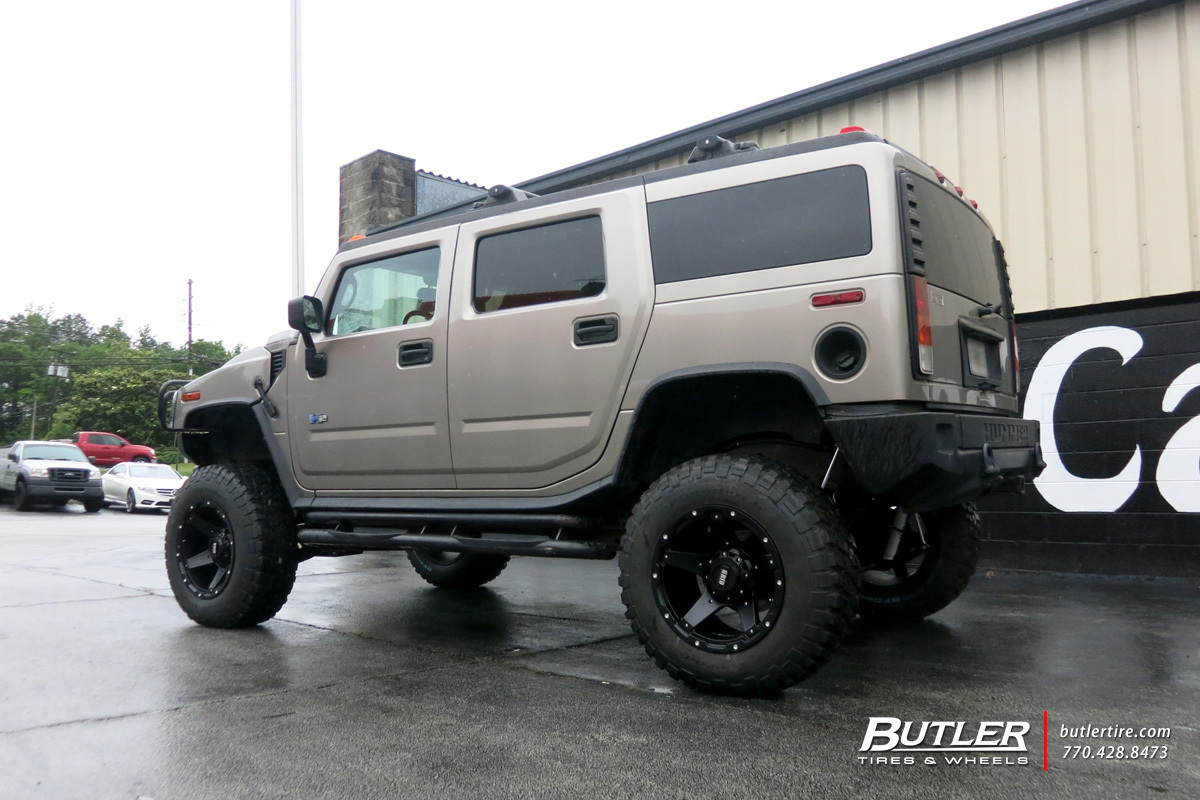Hummer H2 with 20in Grid Offroad GD4 Wheels