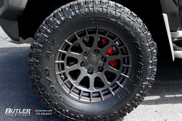 Hummer H3 with 18in Black Rhino Boxer Wheels