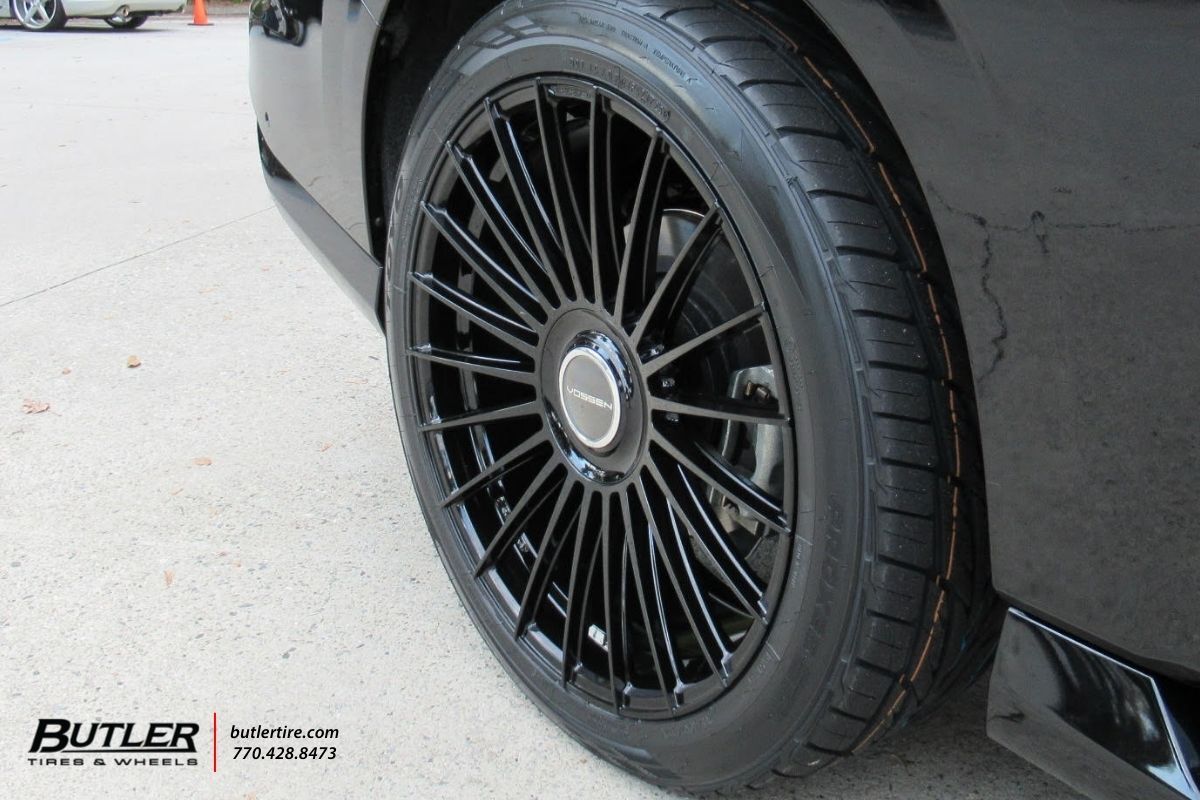 Infiniti QX80 with 24in Vossen HF8 Wheels