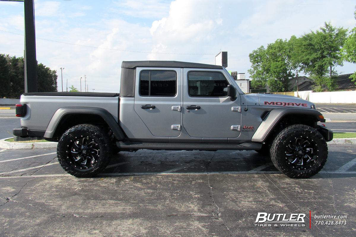 Jeep Gladiator with 20in Fuel Cleaver Wheels