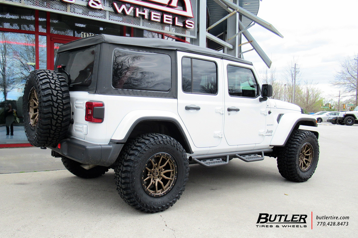 Jeep Wrangler with 18in Fuel Rebel Wheels