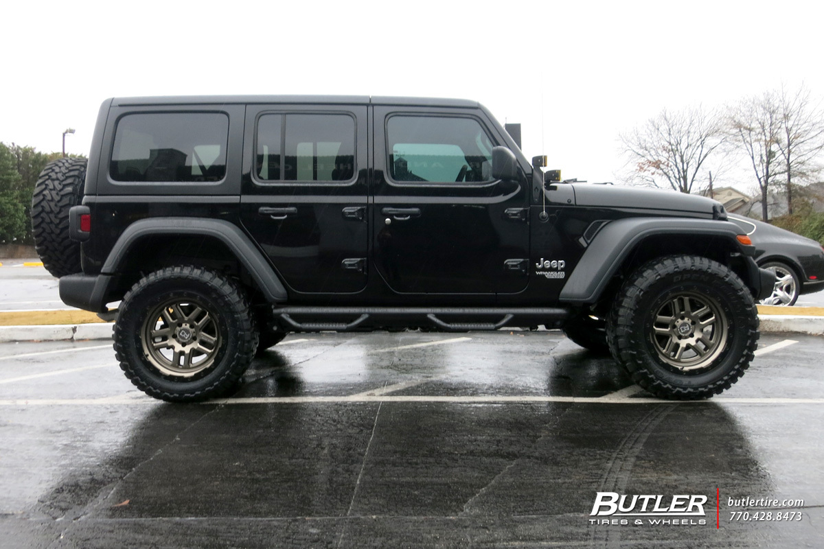 Jeep Wrangler with 20in Black Rhino Barstow Wheels