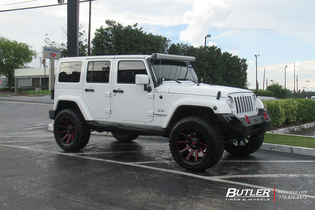 Jeep Wrangler with 20in Fuel Contra Wheels