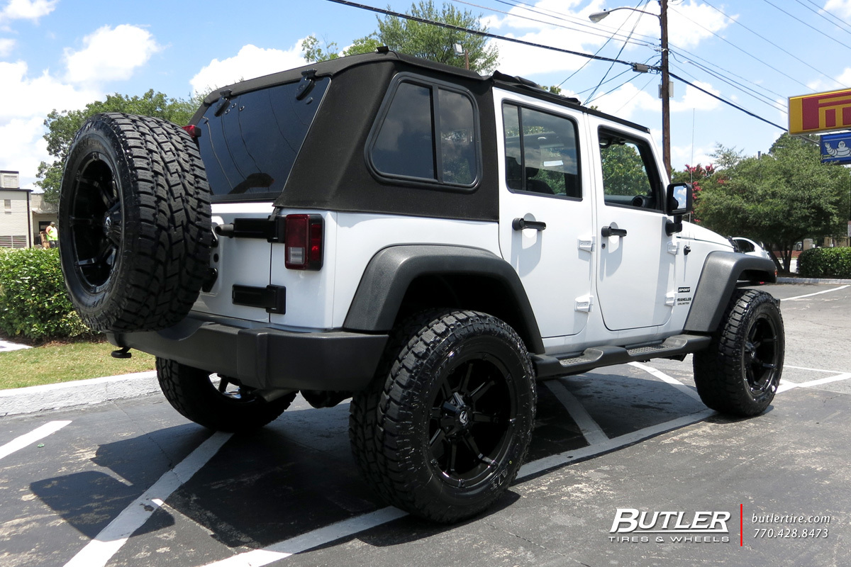 Jeep Wrangler with 20in Fuel Coupler Wheels