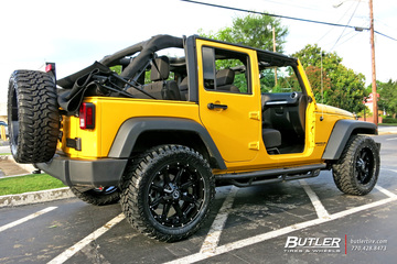 Jeep Wrangler with 20in JR Destroyer Wheels