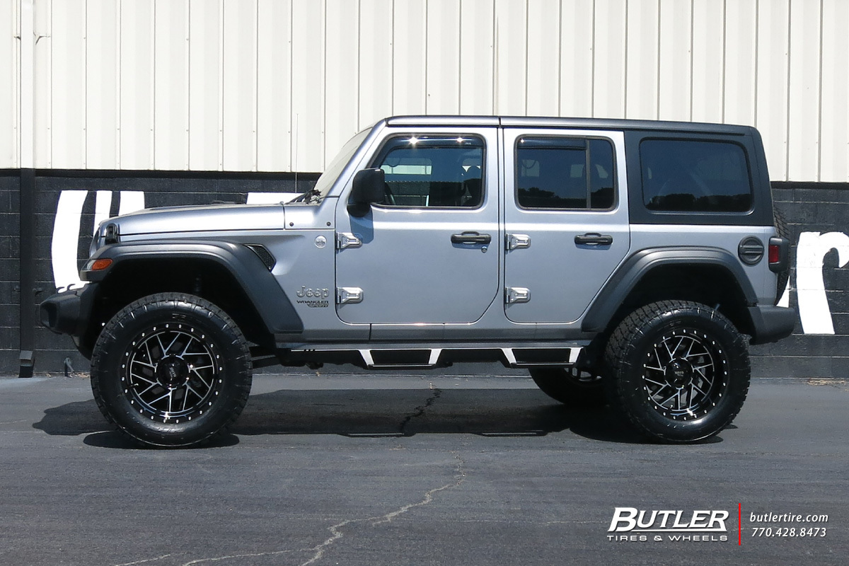 Jeep Wrangler with 20in Moto Metal MO985 Wheels