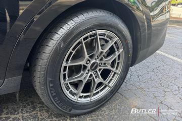 Kia Carnival with 18” Moda wheels and Westlake tires 