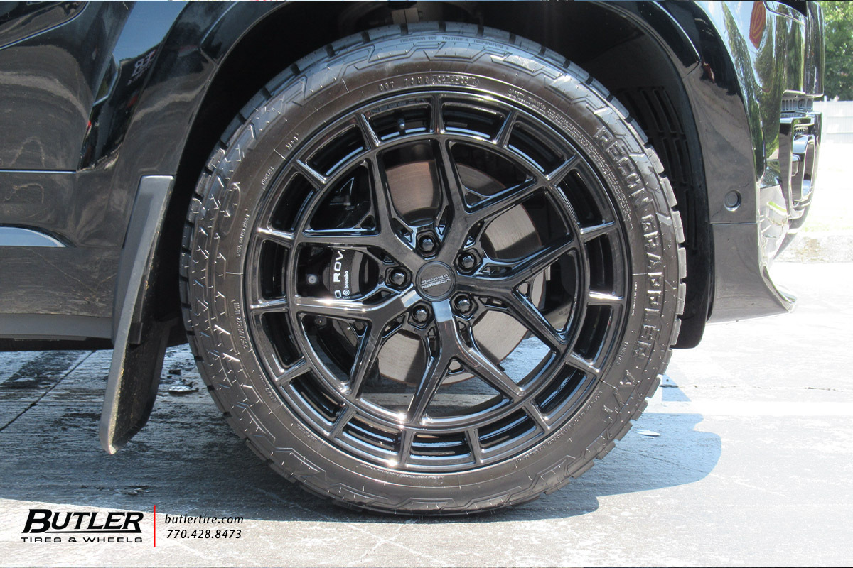 Land Rover Defender  with  22 in Vossen HFX-1 Wheels