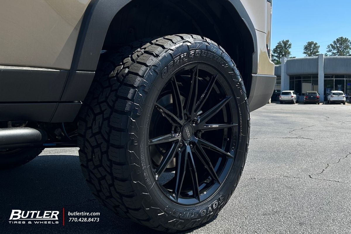 Lexus` GX550 with 22in Vossen HFX-2 Wheels