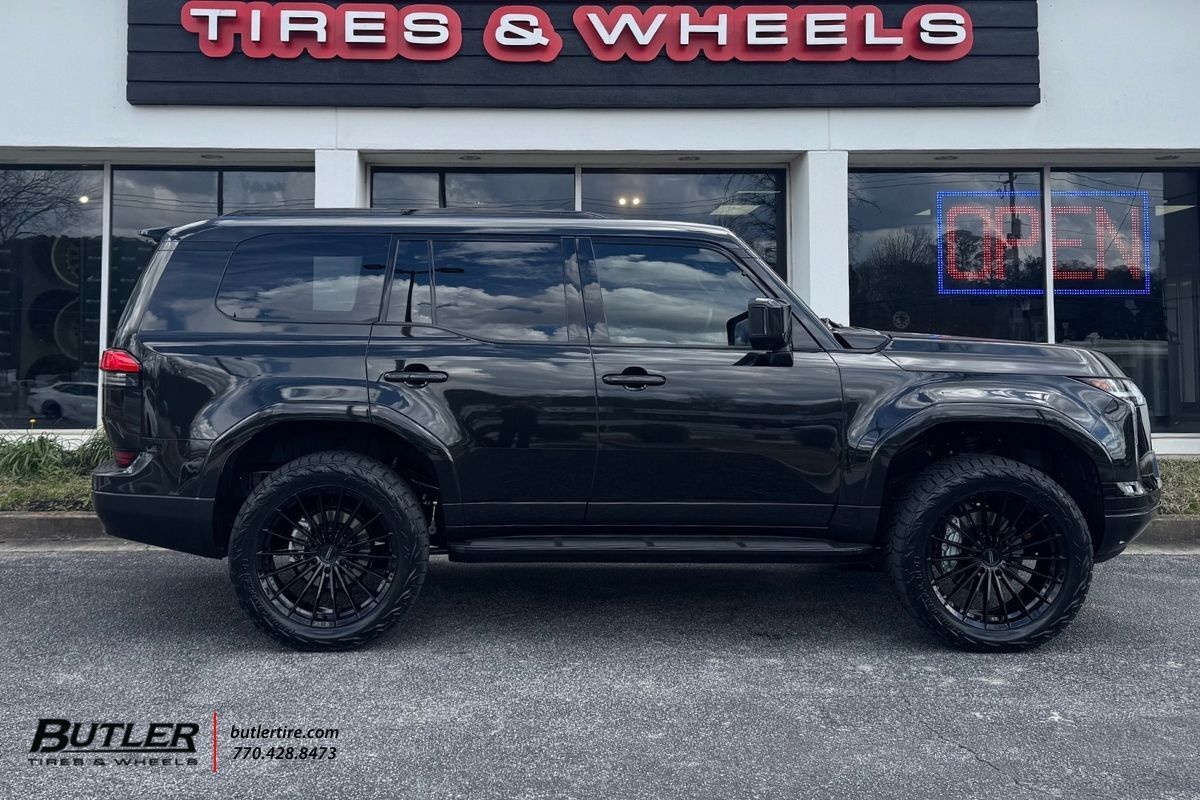 Lexus GX550 with 22in Vossen HX4T Wheels