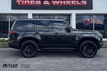 Lexus GX550 with 22in Vossen HX4T Wheels