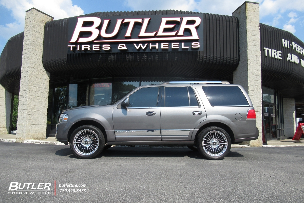 Lincoln Navigator with 22in Fittipaldi FS370 Wheels