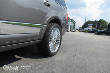 Lincoln Navigator with 22in Fittipaldi FS370 Wheels