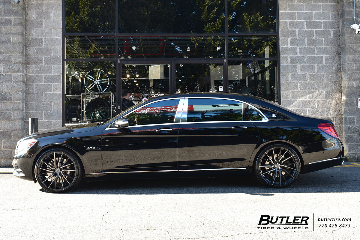 Maybach S600 with 22in Vossen HF-4T Wheels