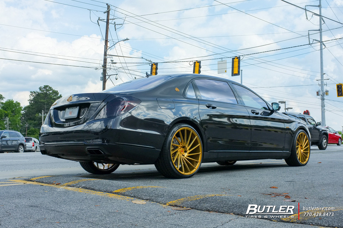 Maybach S600 with 22in Vossen VPS-305T Wheels