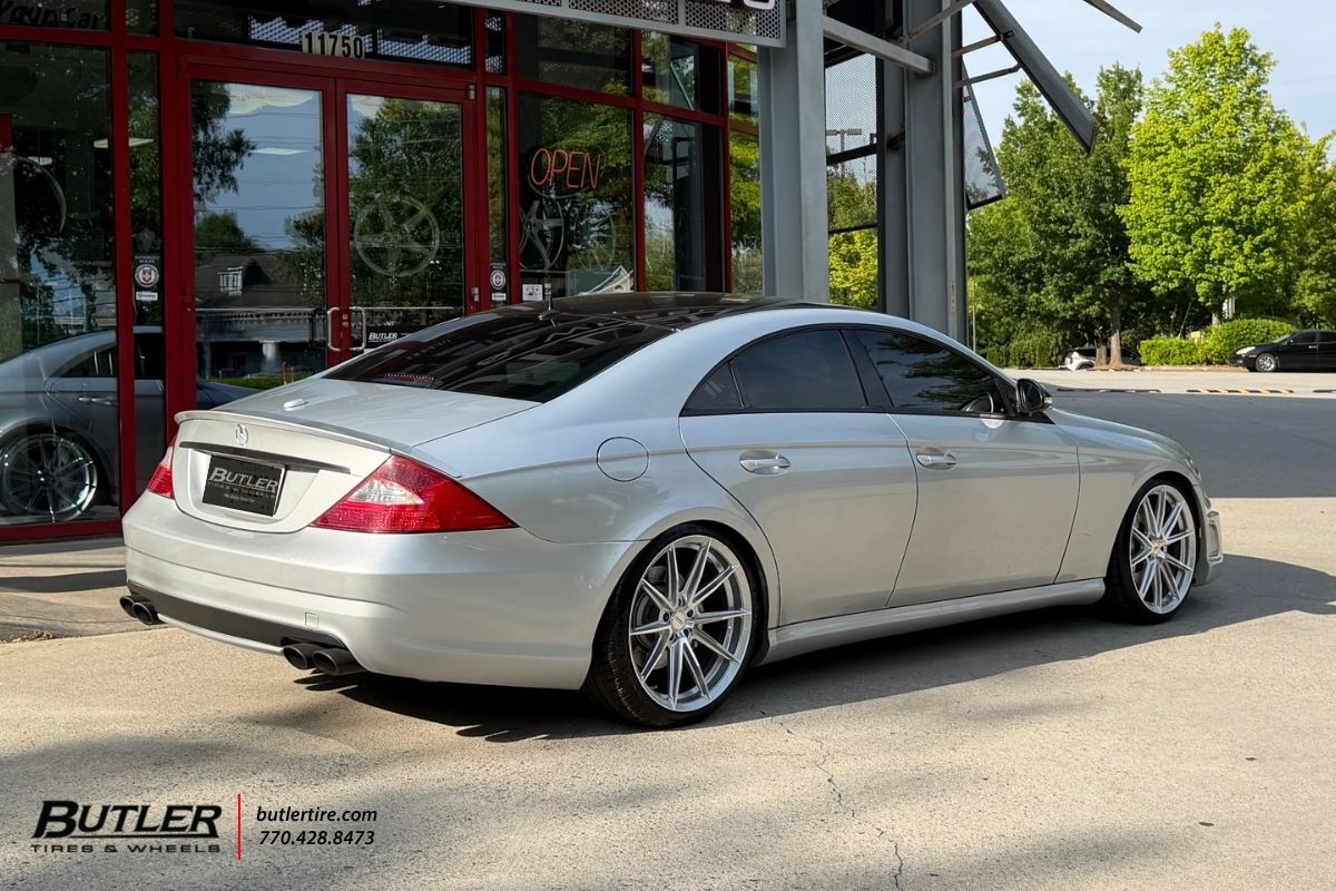 Mercedes CLS55 with 20in Vossen HFX-2 Wheels