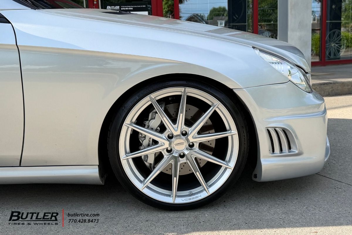Mercedes CLS55 with 20in Vossen HFX-2 Wheels
