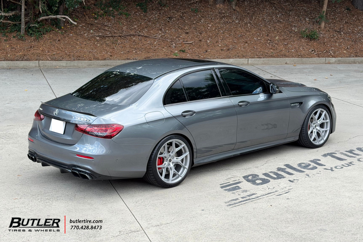 Mercedes E63 with 20in Vossen HF5 Wheels