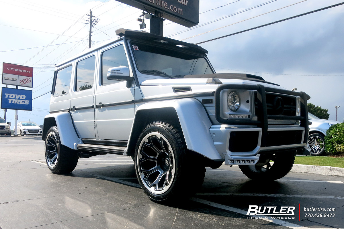 Mercedes G-Class with 22in Forgiato Flow Terra 002 Wheels
