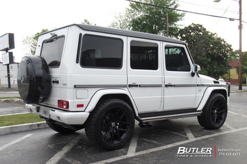 Mercedes G-Class with 22in HRE FF10 Wheels