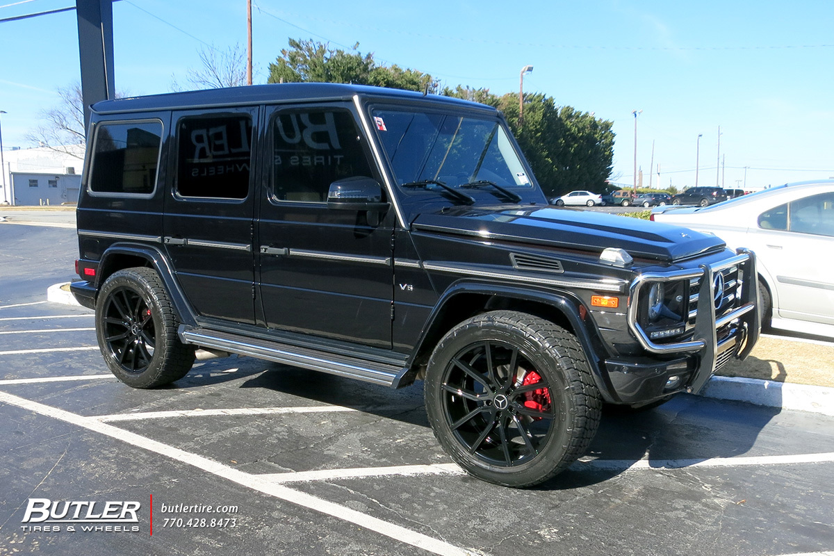 Mercedes G-Class with 22in Lexani Gravity Wheels