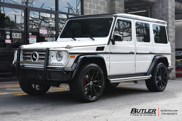 Mercedes G-Class with 22in Mandrus Wolf Wheels