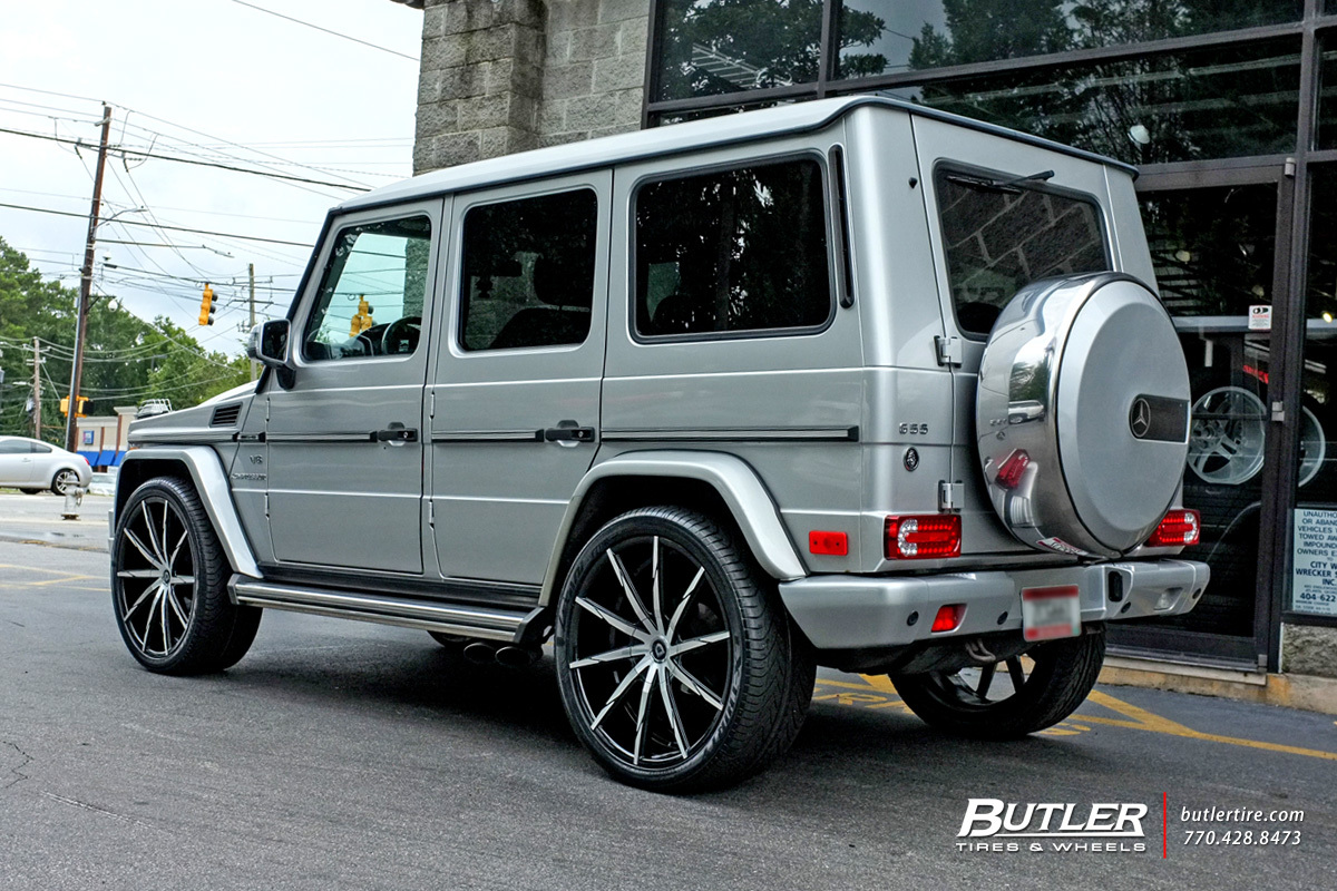 Mercedes G-Class with 24in Lexani CSS15 Wheels