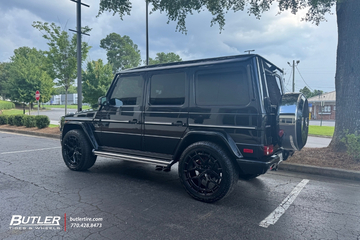 Mercedes G63 with 22in Vossen HFX1 Wheels