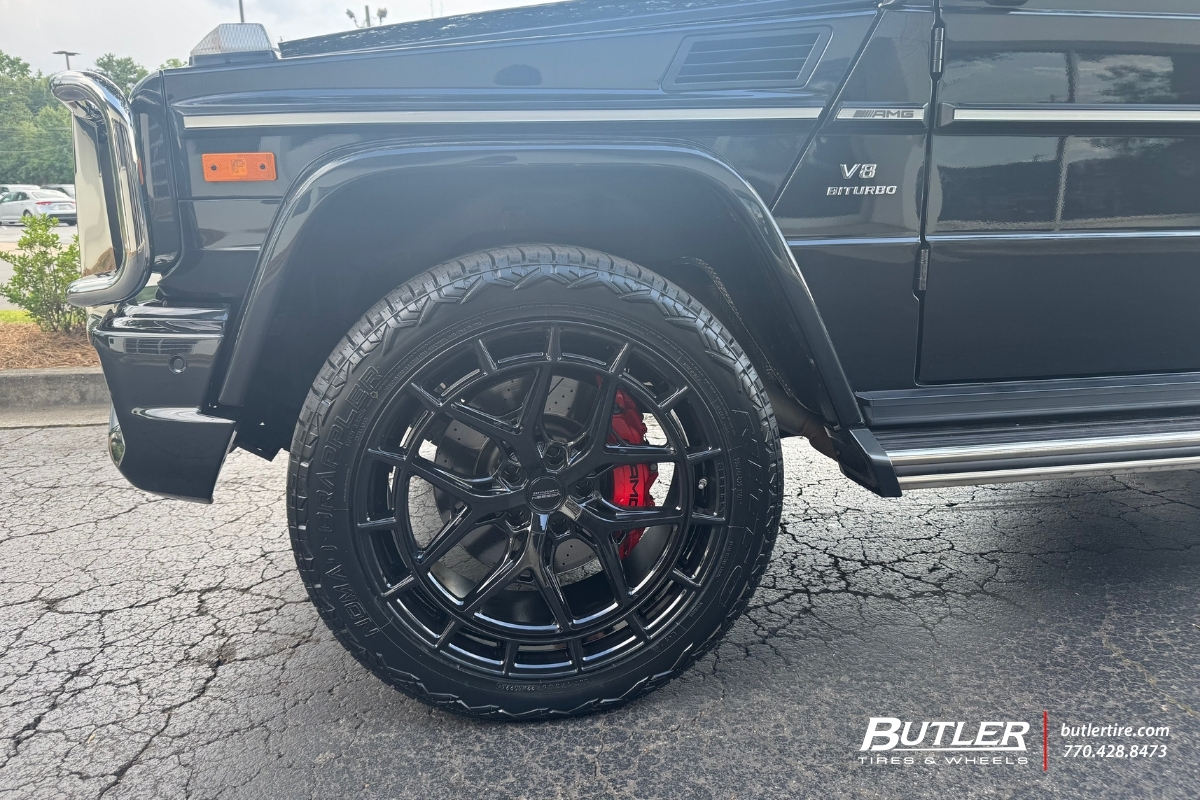 Mercedes G63 with 22in Vossen HFX1 Wheels