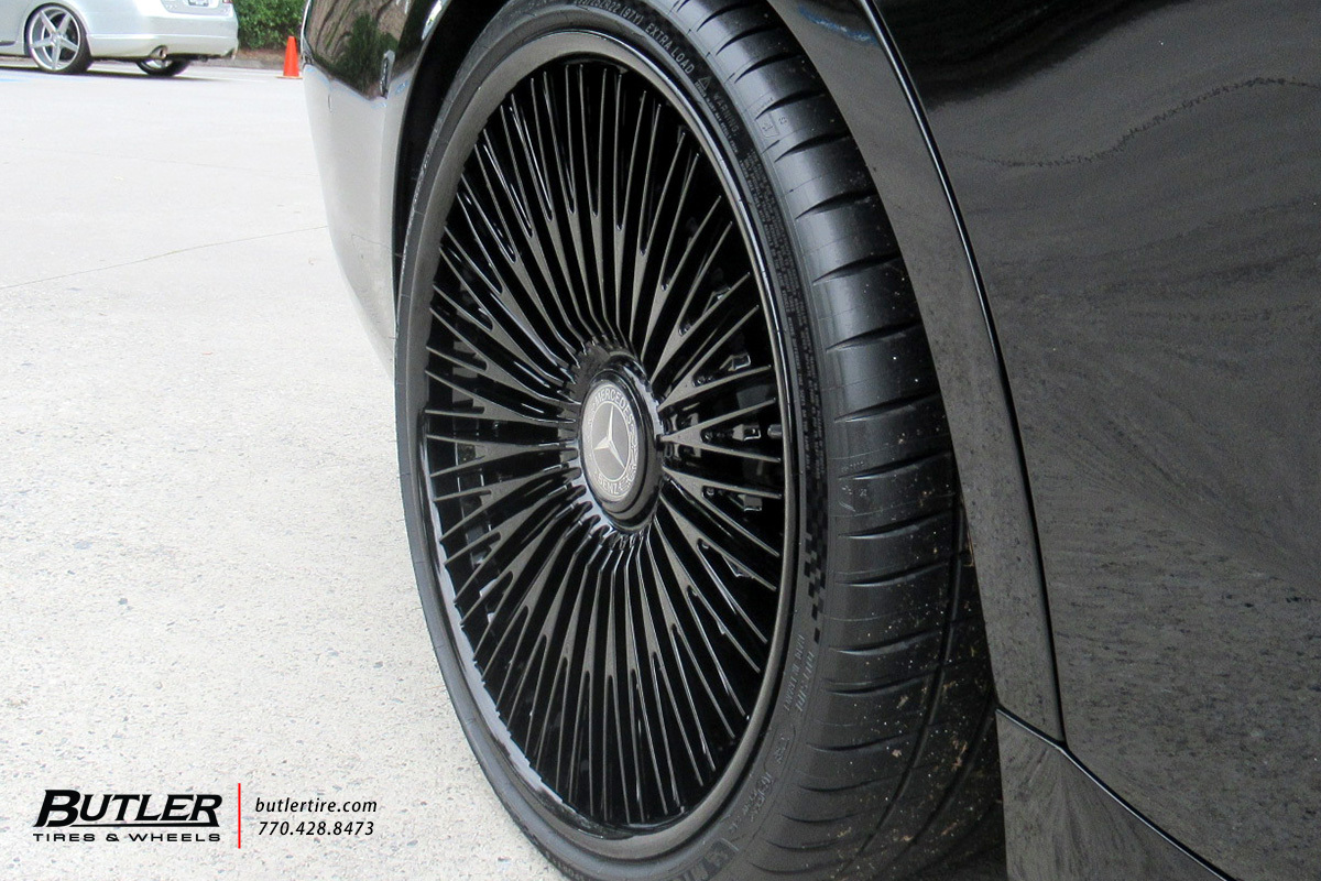 Mercedes S-Class with 22in 1886 Forged G007 Wheels