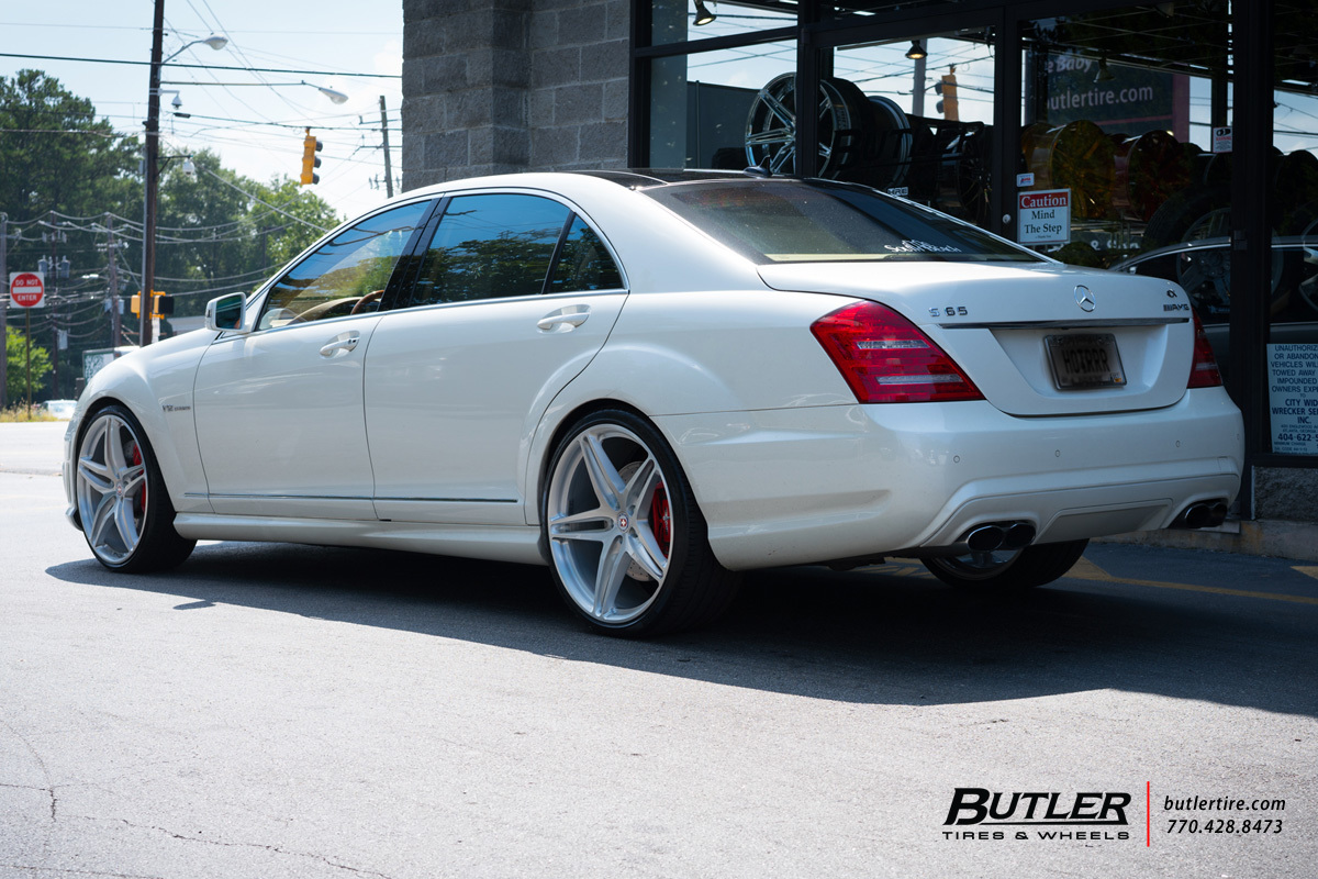 Mercedes S-Class with 22in HRE P107 Wheels