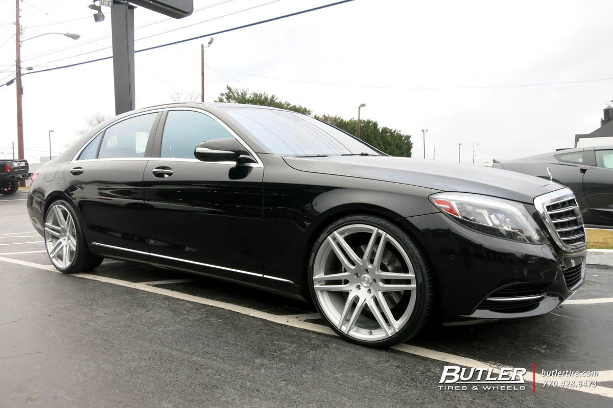 Mercedes S-Class with 22in Lexani M106 Wheels